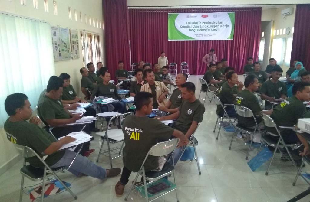 Collaborating with ILO to strengthen good workplace practices in palm oil companies