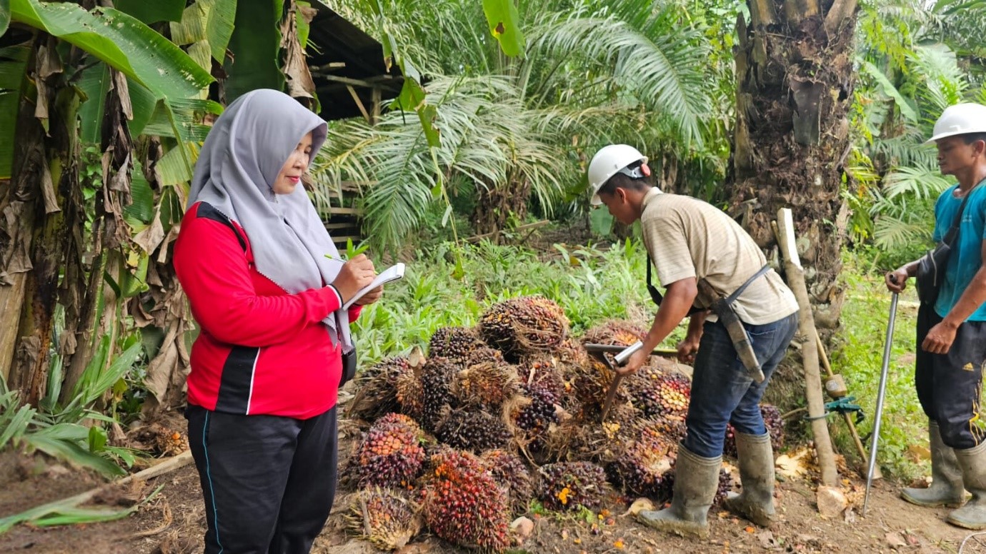 Sutiyem actively contributes to her farm’s operations