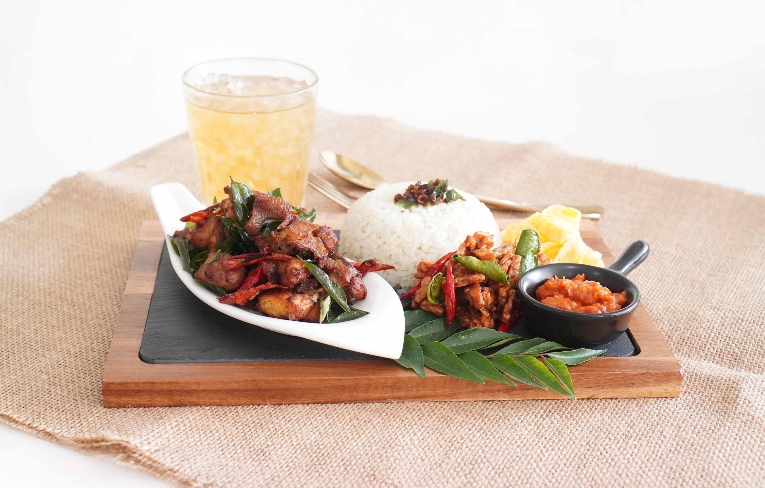 Fried Spiced Chicken with Fragrant Leaves (Ayam Tangkap)
