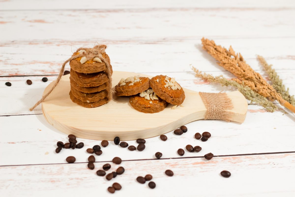 Kue Kopi Kacang Kenari
