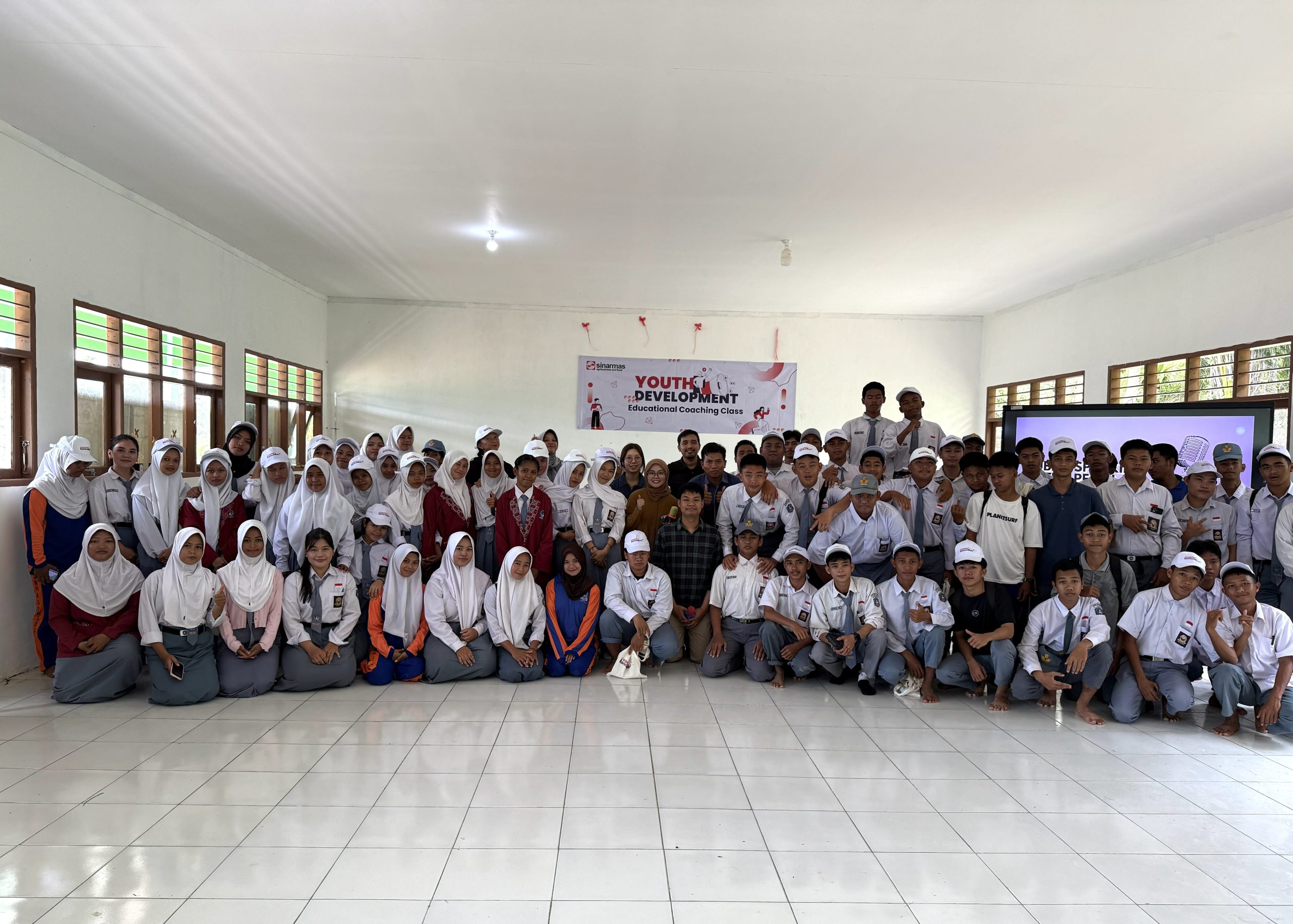 353 Students Take Part in Character Building and Public Speaking Workshop in East Kutai